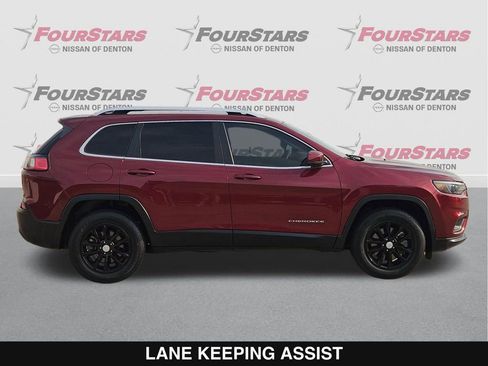 Used 2021 Jeep Cherokee Latitude Plus AWD/4WD image 3