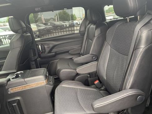 Certified 2025 Toyota Sienna Platinum AWD/4WD image 10