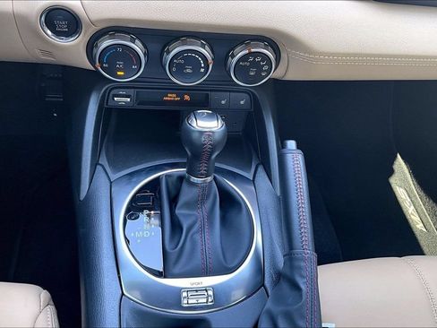 Used 2019 MAZDA MX-5 Miata RF Grand Touring RWD image 23