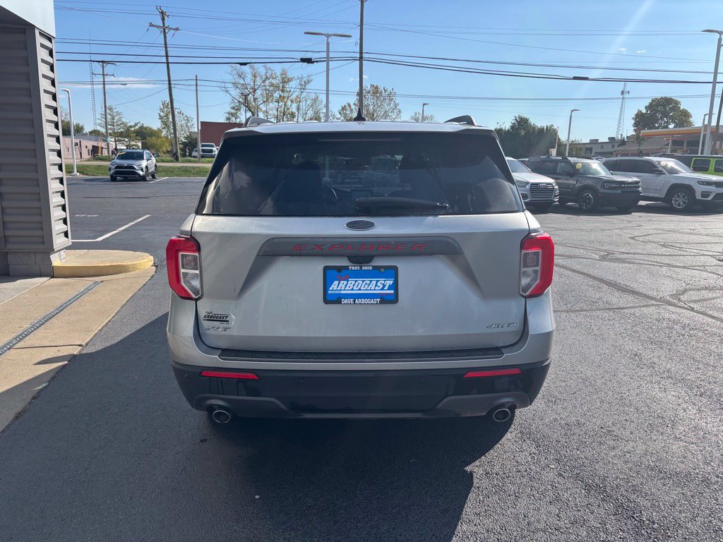 Used 2021 Ford Explorer XLT w/ Equipment Group 202A AWD/4WD image 6
