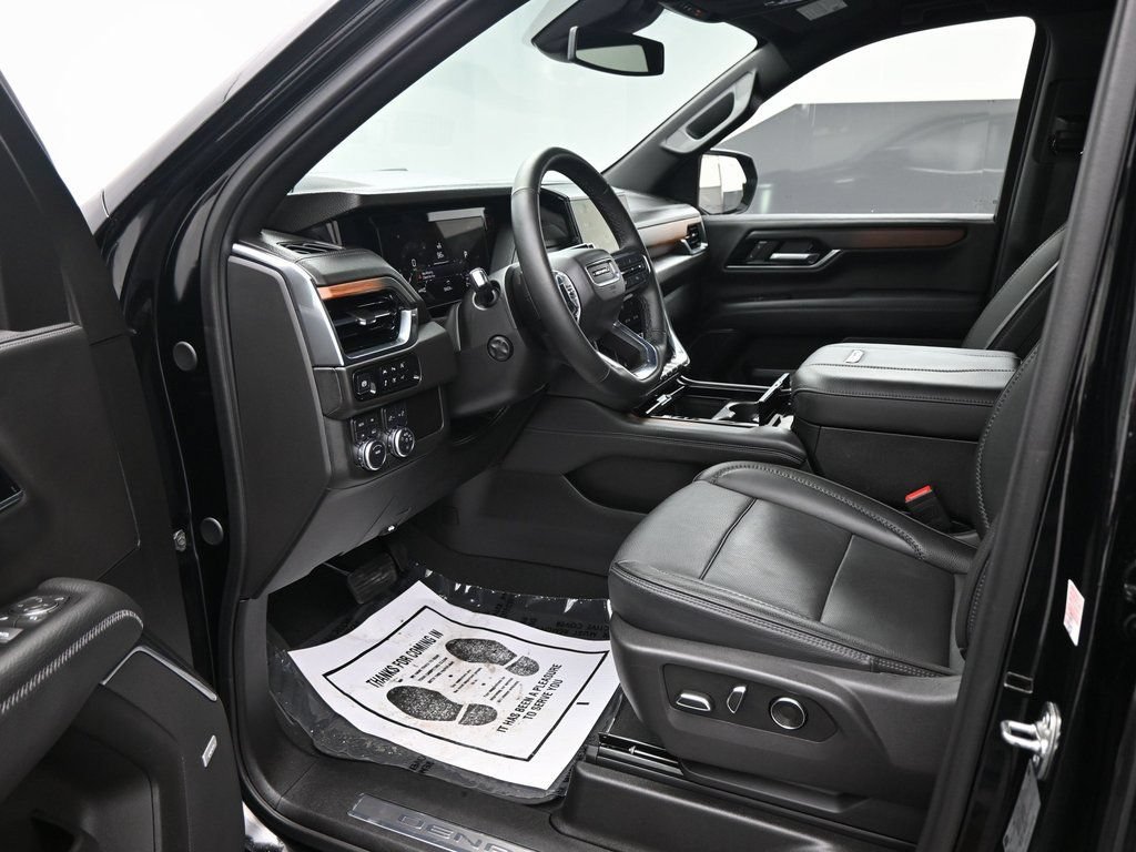Used 2025 GMC Yukon Denali AWD/4WD image 10