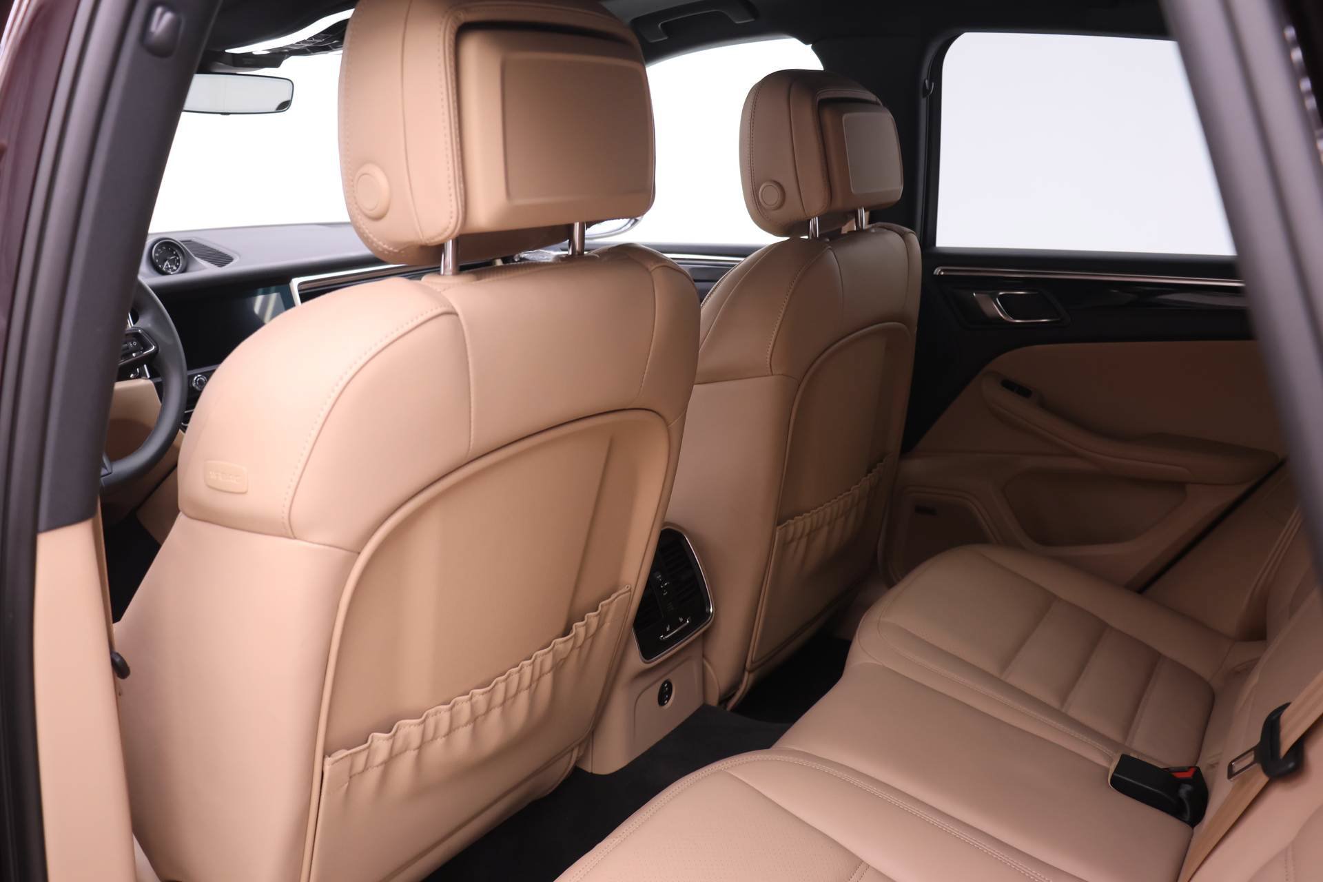Used 2026 Porsche Macan AWD/4WD image 18