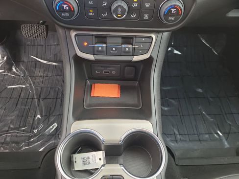 Used 2023 GMC Terrain Denali w/ Denali Premium Package image 25