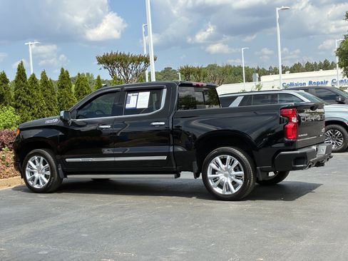Used 2025 Chevrolet Silverado 1500 High Country AWD/4WD image 10