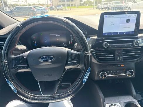 Used 2023 Ford Escape ST-Line w/ Equipment Group 301A FWD image 9