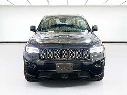 Used 2022 Jeep Grand Cherokee Laredo X RWD image 2