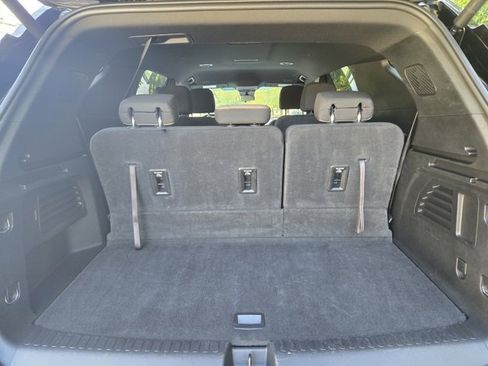 Used 2025 Chevrolet Traverse LT image 6