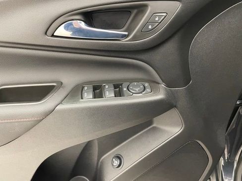 Used 2023 Chevrolet Equinox RS image 12