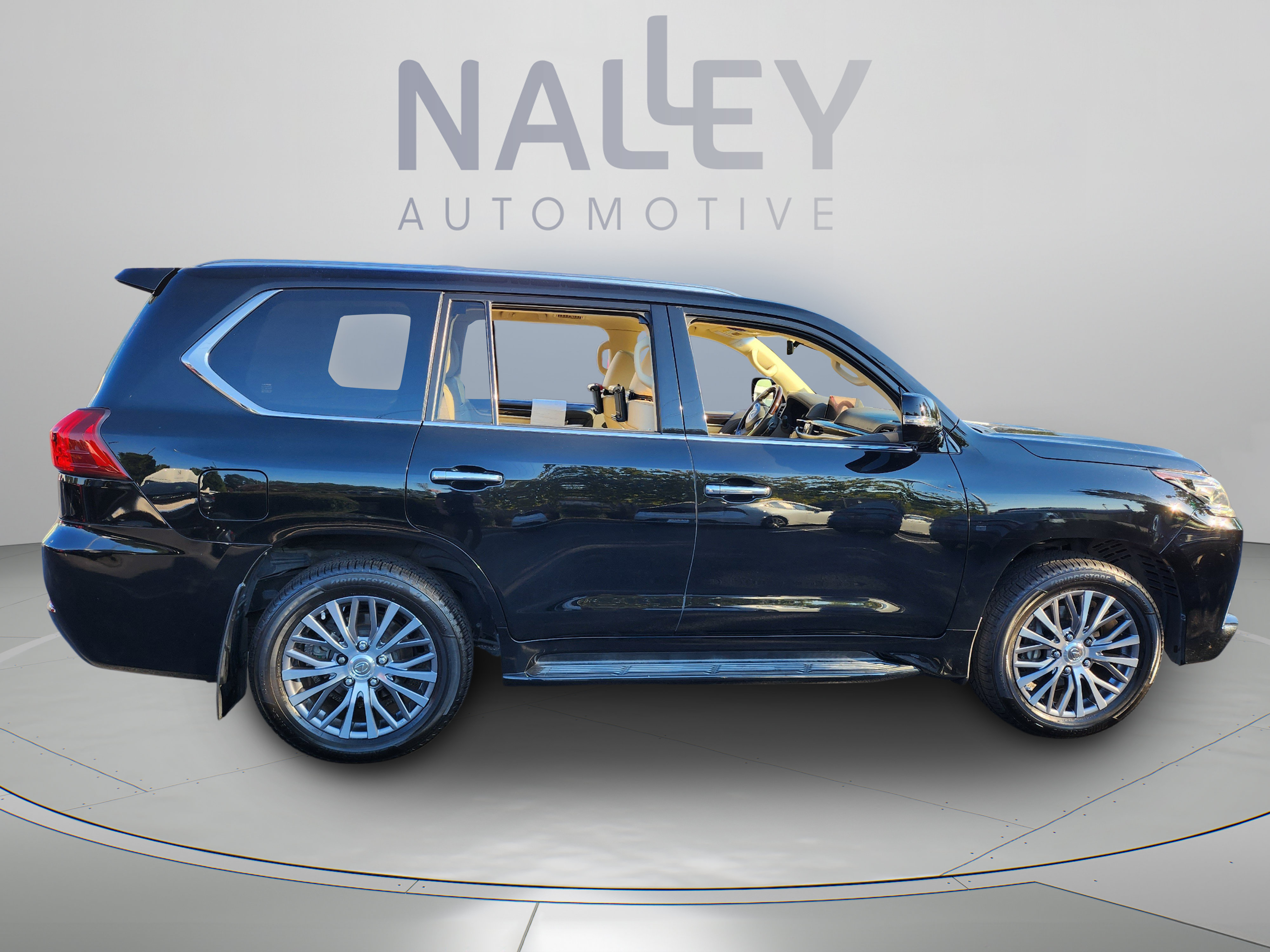 Used 2018 Lexus LX 570 4WD image 6