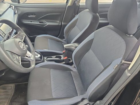 Used 2025 Nissan Versa SV FWD image 19