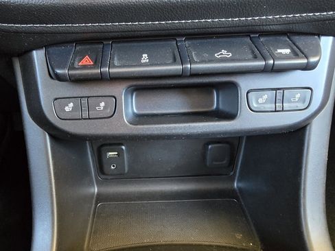 Used 2015 GMC Canyon SLT image 58