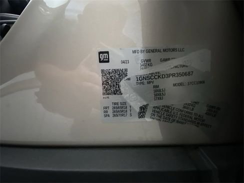 Used 2023 Chevrolet Suburban LT image 28