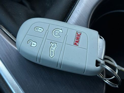 Used 2018 Dodge Challenger R/T image 22