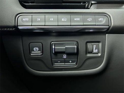 Used 2024 Cadillac Escalade ESV Premium Luxury w/ Performance Package image 18