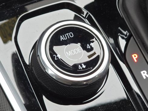 New 2025 Chevrolet Colorado Z71 w/ Midnight Edition image 9