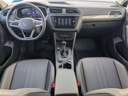 Used 2024 Volkswagen Tiguan SE image 14