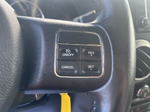 Used 2017 Jeep Wrangler Unlimited Rubicon w/ Connectivity Group AWD/4WD image 22
