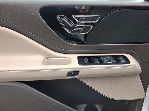 Certified 2023 Lincoln Aviator AWD w/ Premium Package image 13