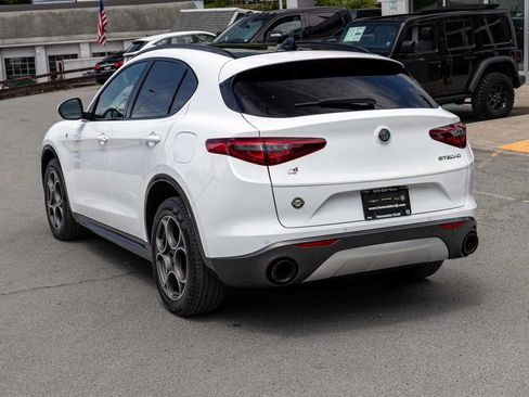 Used 2022 Alfa Romeo Stelvio Ti AWD/4WD image 6