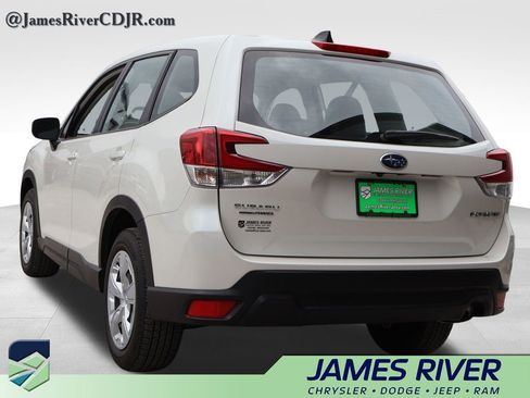 Used 2024 Subaru Forester image 3