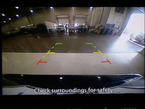 Used 2025 Nissan Rogue SV AWD/4WD image 18