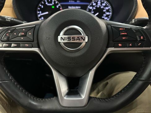 Used 2021 Nissan Sentra SV w/ SV Premium Package image 17