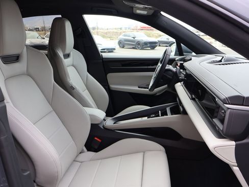 New 2026 Porsche Macan 4S Electric AWD/4WD image 25