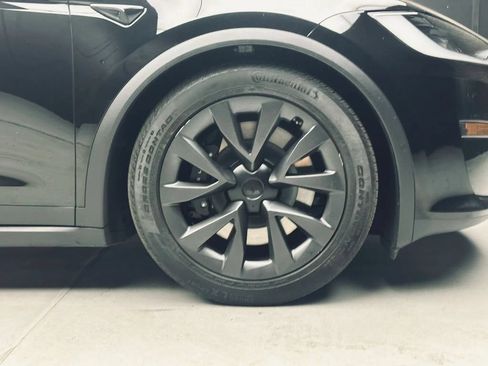 Used 2024 Tesla Model X AWD/4WD image 40