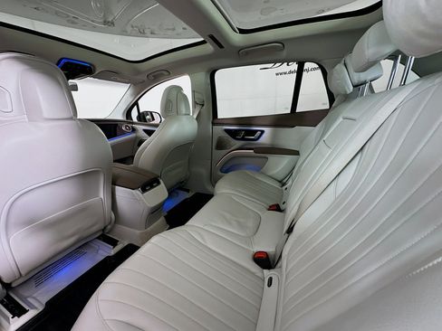 Used 2023 Mercedes-Benz EQS 580 4MATIC SUV image 23