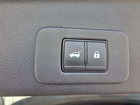 Used 2025 Nissan Murano SL AWD/4WD image 11