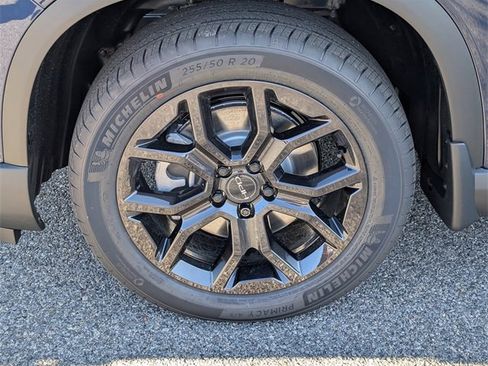 New 2025 Honda Pilot Touring image 13