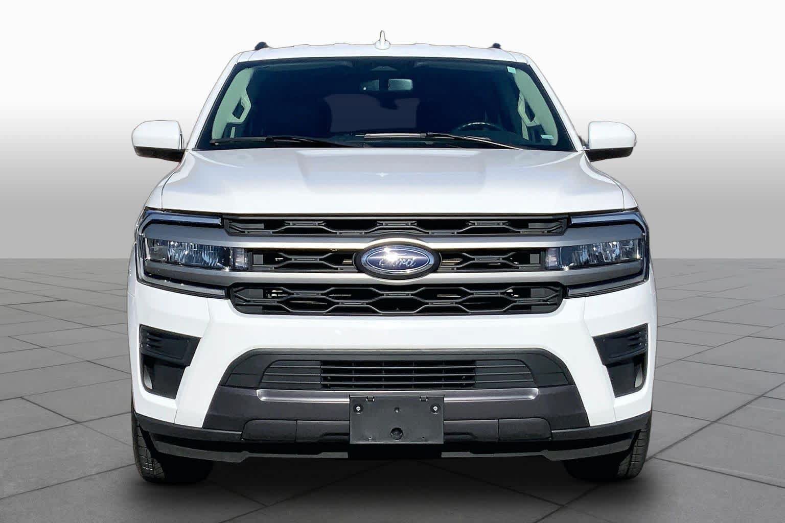 Used 2024 Ford Expedition XLT AWD/4WD image 4