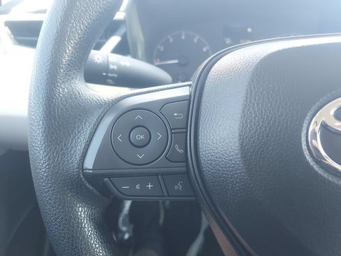 Used 2025 Toyota Corolla LE FWD image 21