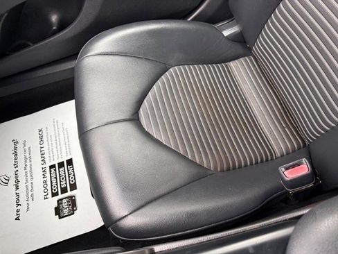 Used 2018 Toyota Camry SE image 25