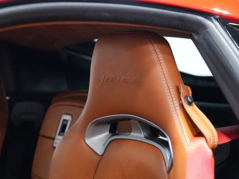Used 2013 SRT Viper GTS w/ GTS Laguna Interior Pkg image 28