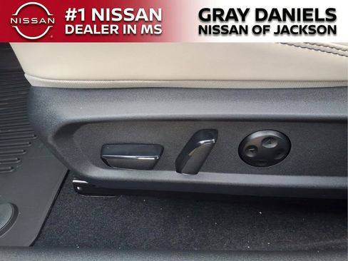 New 2026 Nissan Sentra SL w/ Floor Mat Package FWD image 11