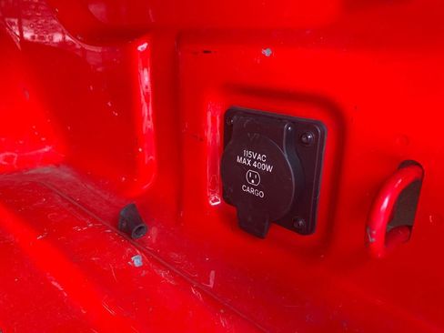 Used 2020 Jeep Gladiator Overland AWD/4WD image 25