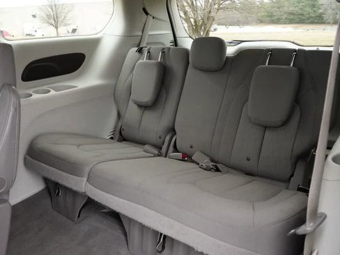 Used 2019 Chrysler Pacifica Touring Plus w/ Advanced Safetytec Group image 15