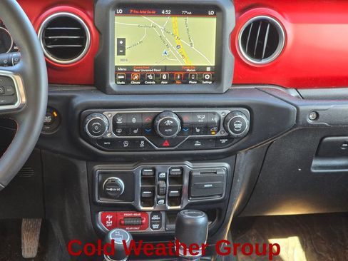 Used 2023 Jeep Gladiator Rubicon w/ Cold Weather Group AWD/4WD image 17