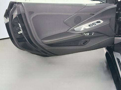 Used 2023 Chevrolet Corvette Stingray Convertible w/ Z51 Performance Package RWD image 17