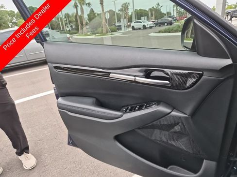 Used 2021 Kia Seltos S FWD image 11