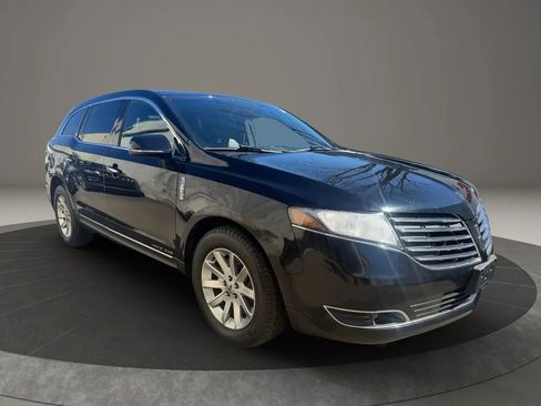 Used 2017 Lincoln MKT AWD image 3