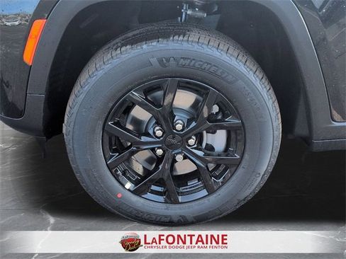 New 2026 Jeep Grand Cherokee L Laredo image 57