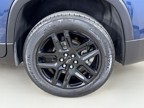 Used 2023 Chevrolet Traverse LT FWD image 32