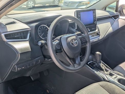 Used 2020 Toyota Corolla LE image 9