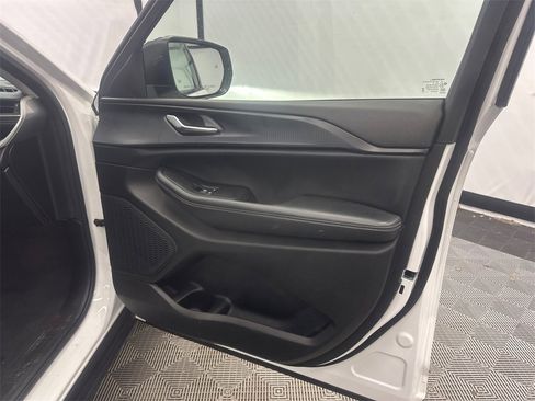 Used 2023 Jeep Grand Cherokee Laredo w/ Luxury Tech Group I image 15