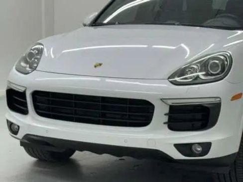 Used 2018 Porsche Cayenne Platinum Edition image 42