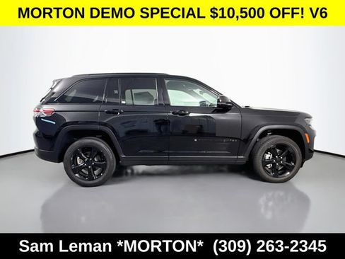 New 2025 Jeep Grand Cherokee Limited w/ Black Appearance Package AWD/4WD image 8
