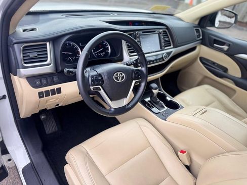 Used 2017 Toyota Highlander XLE image 13