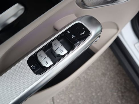 New 2026 Mercedes-Benz GLC 300 4MATIC image 19